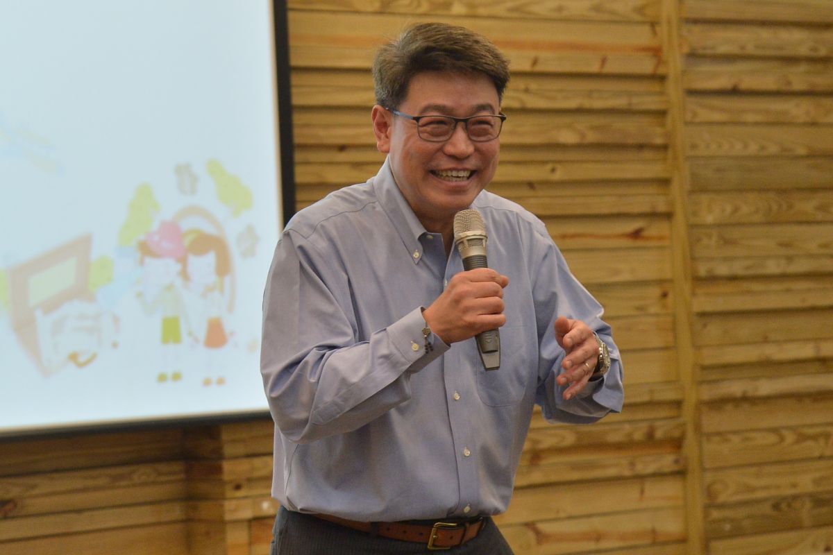 訂定目標藍圖 勇敢實踐 成功就離你不遠｜專訪優秀校友 美國泰科電子全球副總裁 魯異學長